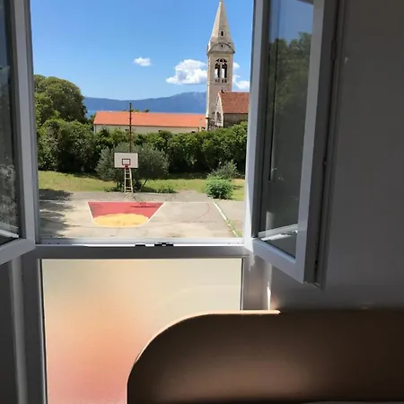 Oda ve Kahvaltı Bossina