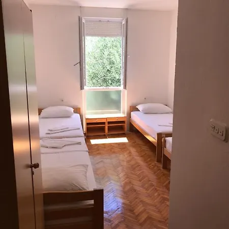 Bossina Oda ve Kahvaltı